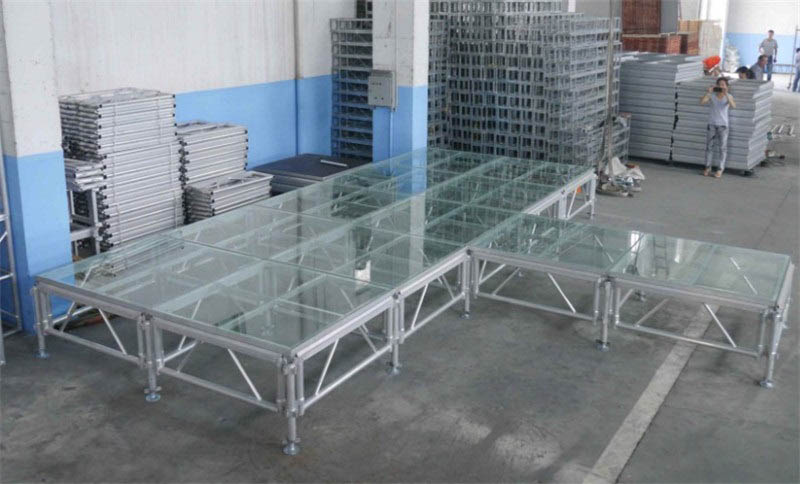 glass round stage set