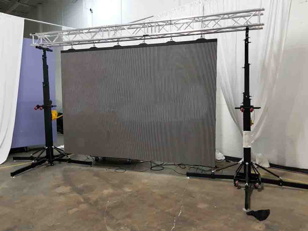 led screen rigging