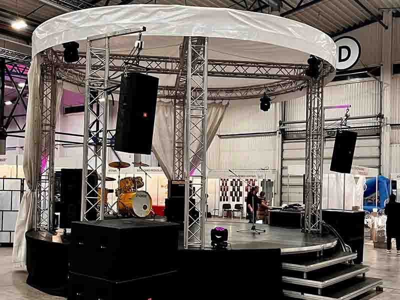 ออกแบบตกแต่งงานรับแขกงานแต่งงานสีชมพูราคาประหยัดด้วย Truss เวทีกลม ทำอย่างไร?